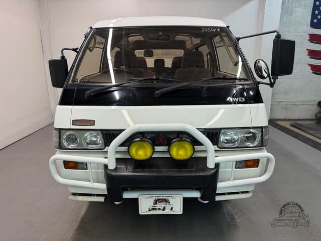 1991 Mitsubishi Delica JDM car for sale — photo 7 of 25