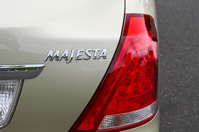 2009 Toyota Crown JDM car for sale — photo 10 of 25