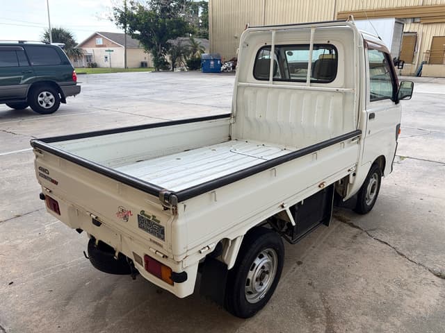1996 Daihatsu Hijet JDM car for sale — photo 9 of 17