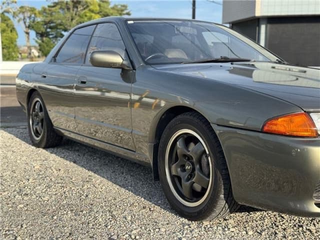 1992 Nissan Skyline JDM car for sale — photo 2 of 5