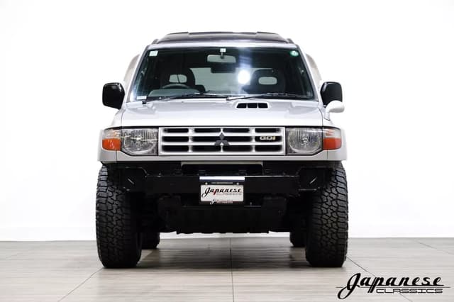 1997 Mitsubishi Pajero JDM car for sale — photo 2 of 25