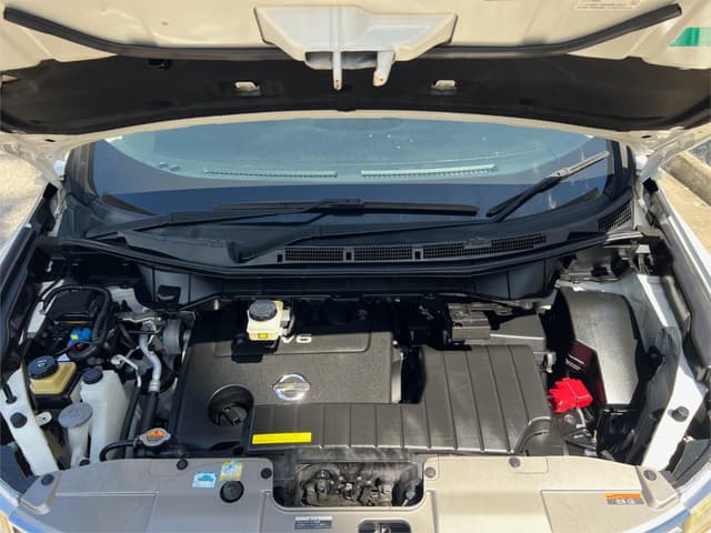 2011 Nissan Elgrand JDM car for sale — photo 16 of 16
