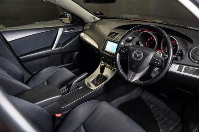 2010 Mazda Axela JDM car for sale — photo 13 of 14