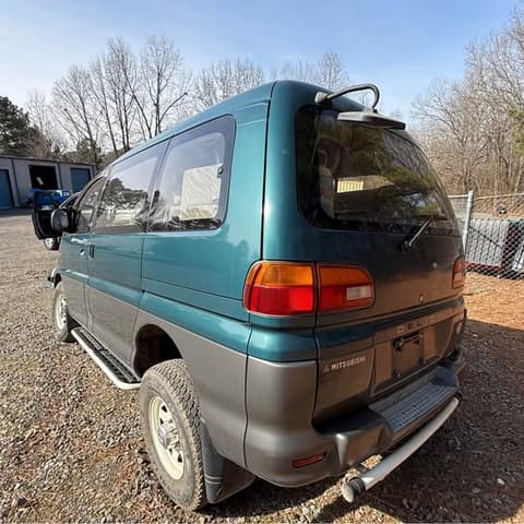 1995 Mitsubishi Delica JDM car for sale — photo 7 of 8