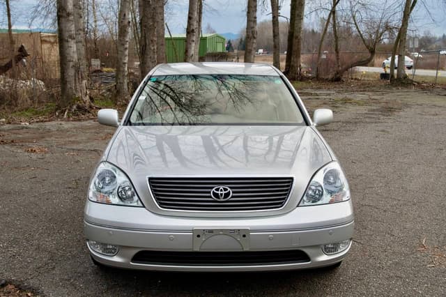 2001 Toyota Celsior JDM car for sale — photo 2 of 18