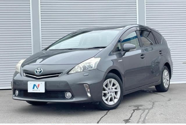 2011 Toyota Prius JDM car for sale — photo 4 of 25