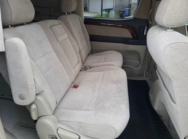 2005 Toyota Alphard JDM car for sale — photo 13 of 15