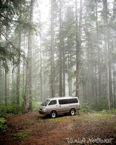 1995 Toyota HiAce JDM car for sale — photo 6 of 25