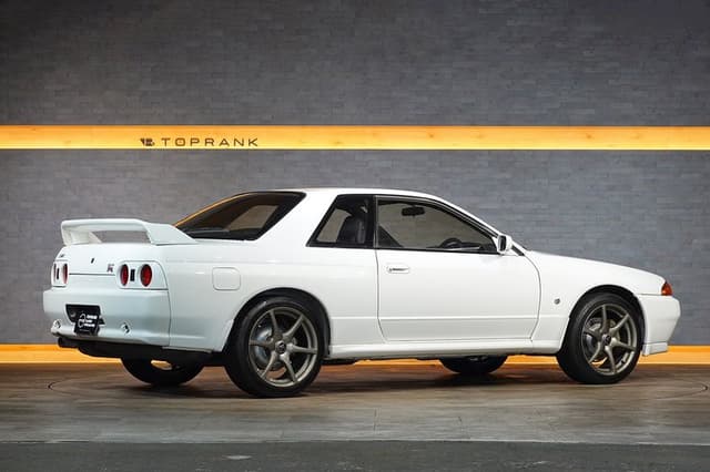 1994 Nissan Skyline JDM car for sale — photo 2 of 25