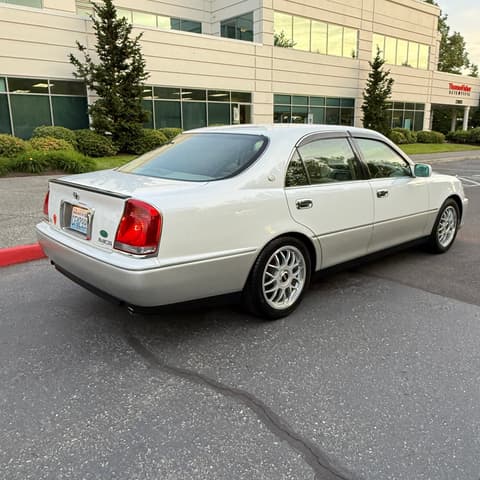 2001 Toyota Crown JDM car for sale — photo 7 of 17