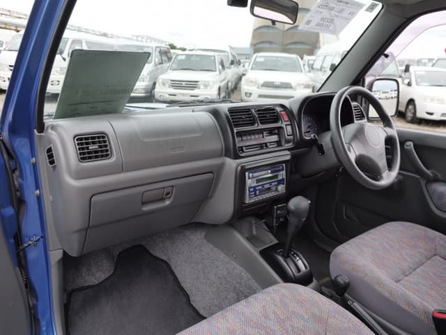 2002 Suzuki Jimny JDM car for sale — photo 23 of 25