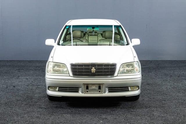2003 Toyota Crown JDM car for sale — photo 6 of 17