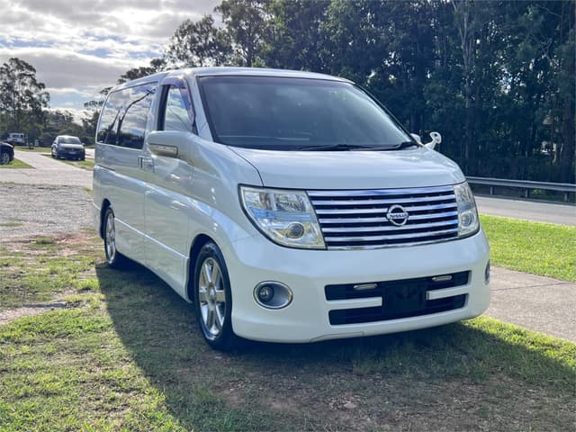 2007 Nissan Elgrand JDM car for sale — photo 3 of 16