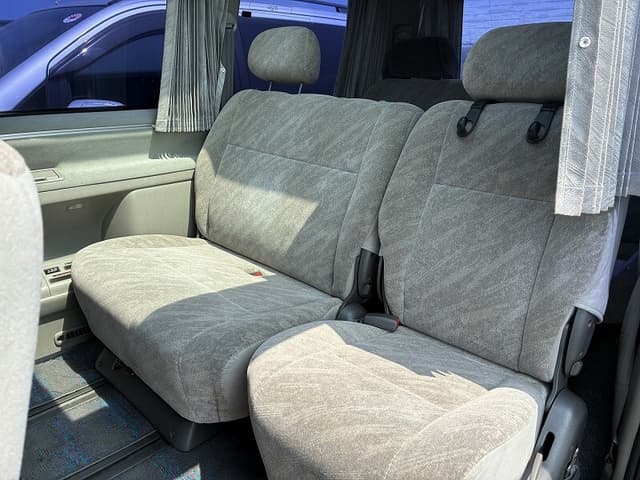 1998 Toyota Regius JDM car for sale — photo 6 of 8