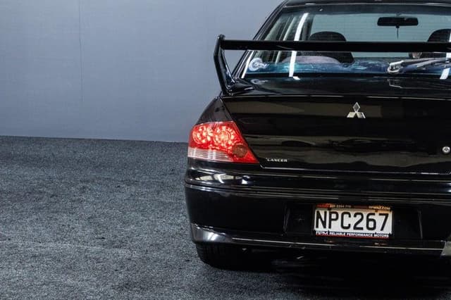 2001 Mitsubishi Lancer Evolution JDM car for sale — photo 8 of 18