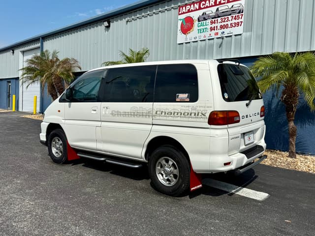 2000 Mitsubishi Delica JDM car for sale — photo 5 of 24