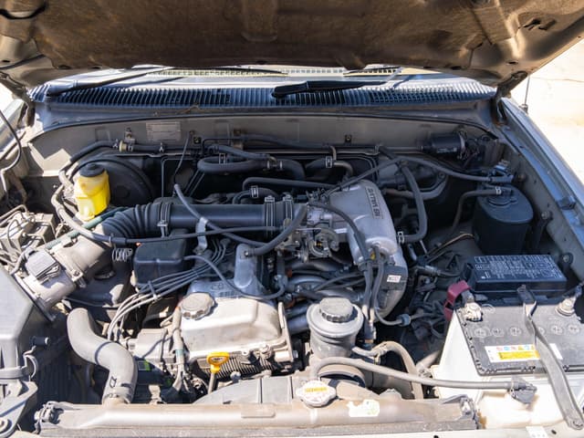 1998 Toyota Hilux Surf JDM car for sale — photo 7 of 15