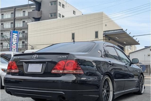 2006 Toyota Crown JDM car for sale — photo 7 of 25
