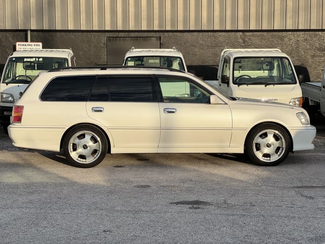 2000 Toyota Crown JDM car for sale — photo 14 of 24