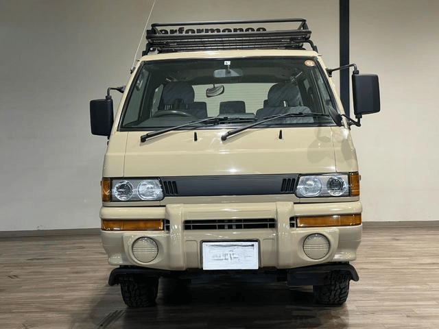 1991 Mitsubishi Delica JDM car for sale — photo 12 of 25