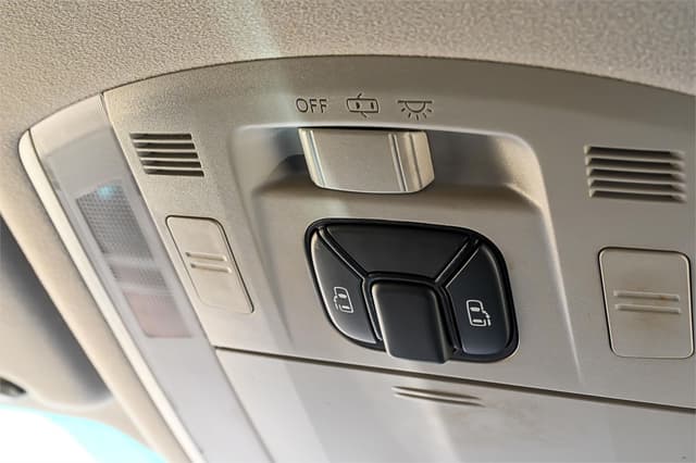 2012 Toyota Vellfire JDM car for sale — photo 18 of 24