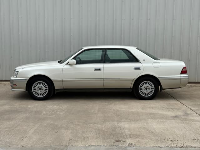 1996 Toyota Crown JDM car for sale — photo 4 of 20
