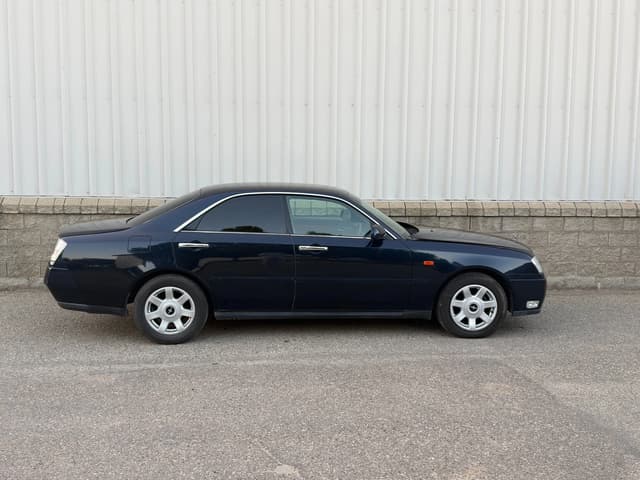 2001 Nissan Gloria JDM car for sale — photo 4 of 22