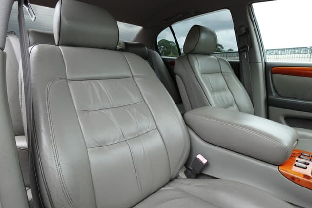 2001 Toyota Aristo JDM car for sale — photo 15 of 18