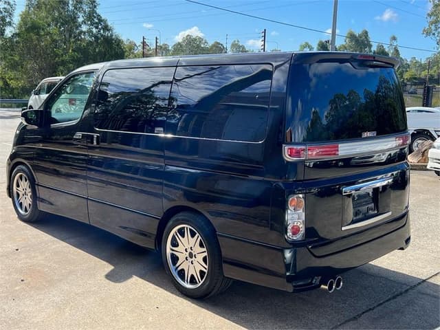2009 Nissan Elgrand JDM car for sale — photo 8 of 18