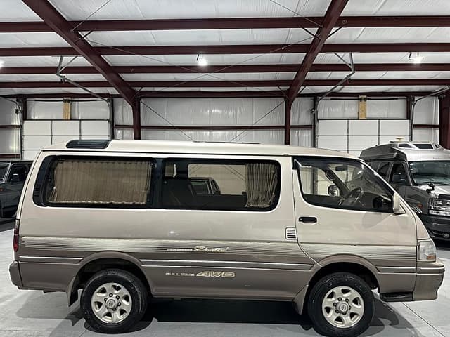 1994 Toyota HiAce JDM car for sale — photo 5 of 16