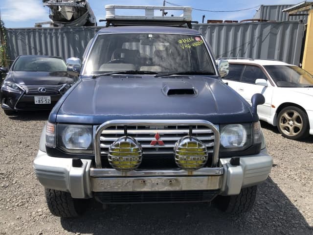 1996 Mitsubishi Pajero JDM car for sale — photo 2 of 5