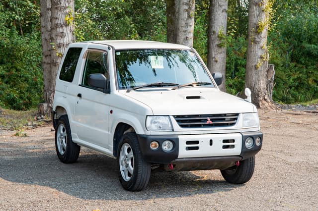 1998 Mitsubishi Pajero Mini JDM car for sale — photo 3 of 15
