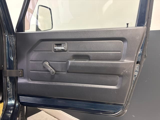 1996 Suzuki Jimny JDM car for sale — photo 14 of 23