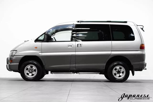 1999 Mitsubishi Delica JDM car for sale — photo 4 of 25