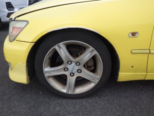 1998 Toyota Altezza JDM car for sale — photo 6 of 10