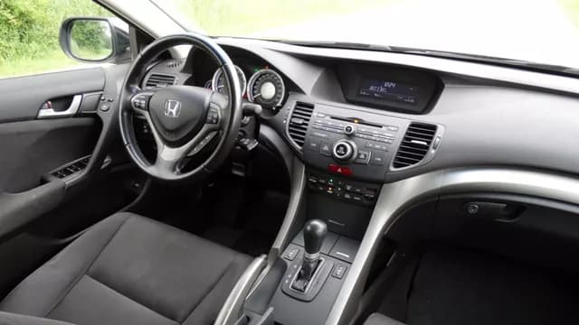 2009 Honda Accord JDM car for sale — photo 11 of 24