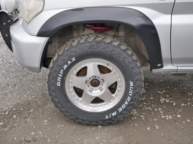2001 Mitsubishi Pajero JDM car for sale — photo 20 of 25
