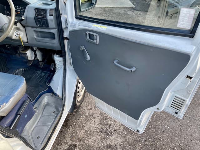 1999 Mitsubishi Minicab JDM car for sale — photo 15 of 25