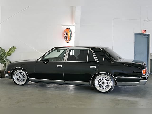 1999 Toyota Century JDM car for sale — photo 9 of 25