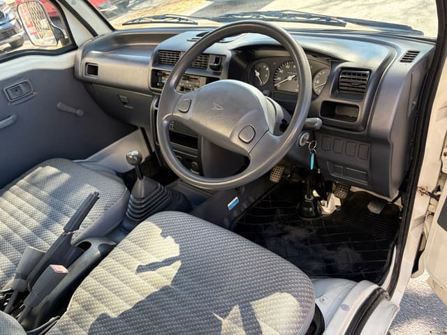 2000 Daihatsu Hijet JDM car for sale — photo 11 of 17