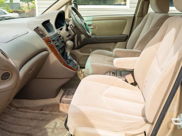 1999 Toyota Harrier JDM car for sale — photo 13 of 16