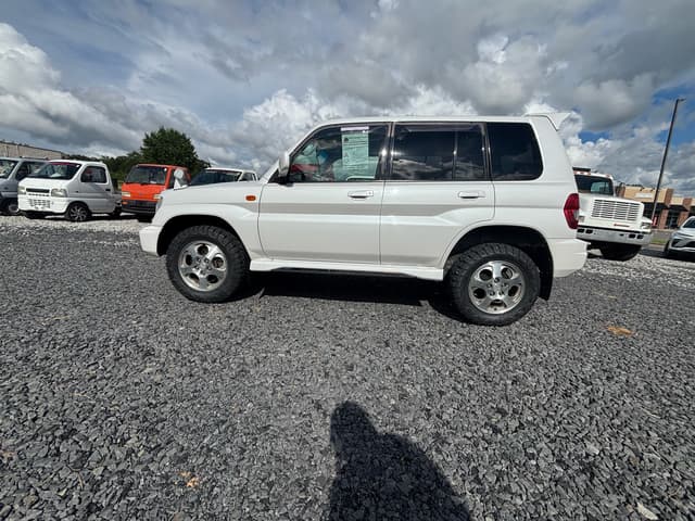 2000 Mitsubishi Pajero JDM car for sale — photo 7 of 12