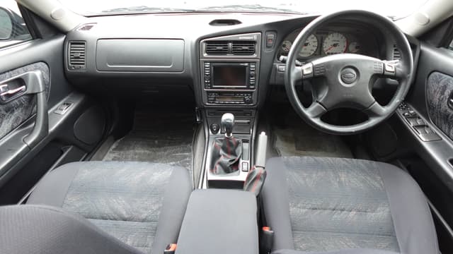 2000 Nissan Stagea JDM car for sale — photo 18 of 21