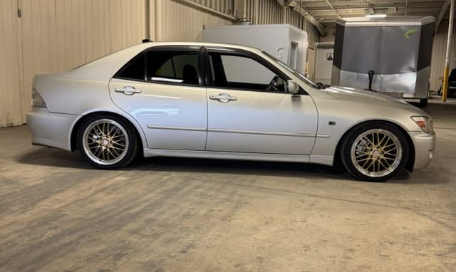 1998 Toyota Altezza JDM car for sale — photo 5 of 25