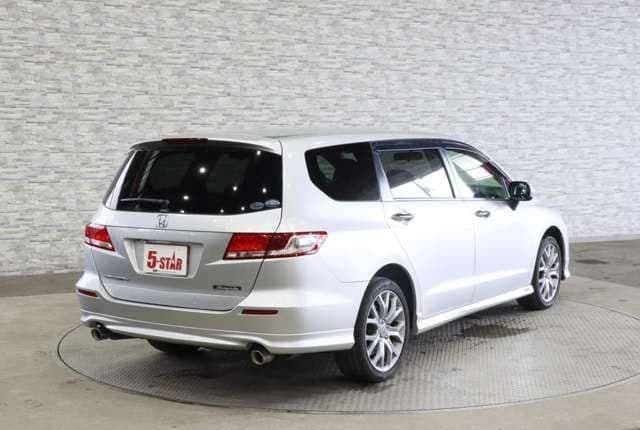2011 Honda Odyssey JDM car for sale — photo 10 of 12