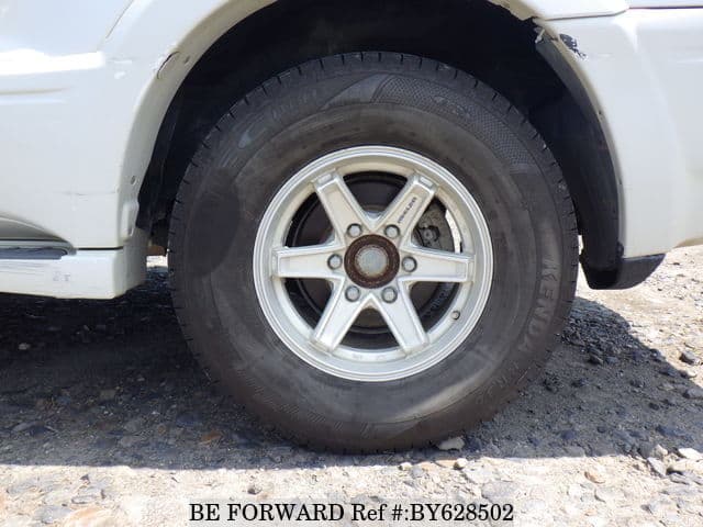 2005 Mitsubishi Pajero JDM car for sale — photo 10 of 25