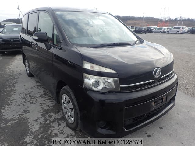 2011 Toyota Voxy JDM car for sale — photo 7 of 25