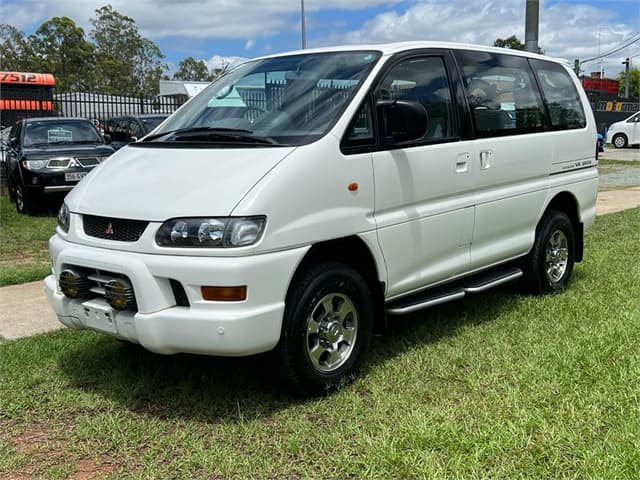 2001 Mitsubishi Delica JDM car for sale — photo 10 of 10