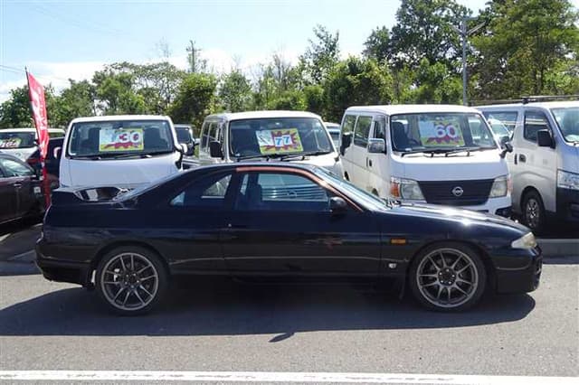 1996 Nissan Skyline JDM car for sale — photo 4 of 25