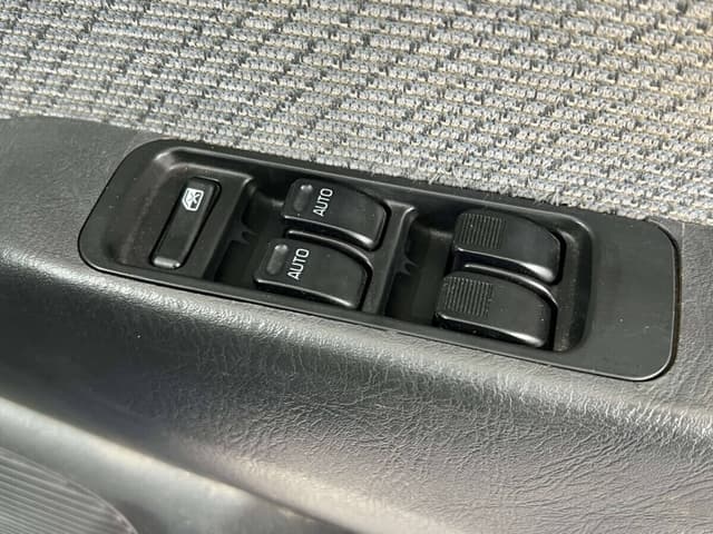1998 Daihatsu JDM car for sale — photo 16 of 25